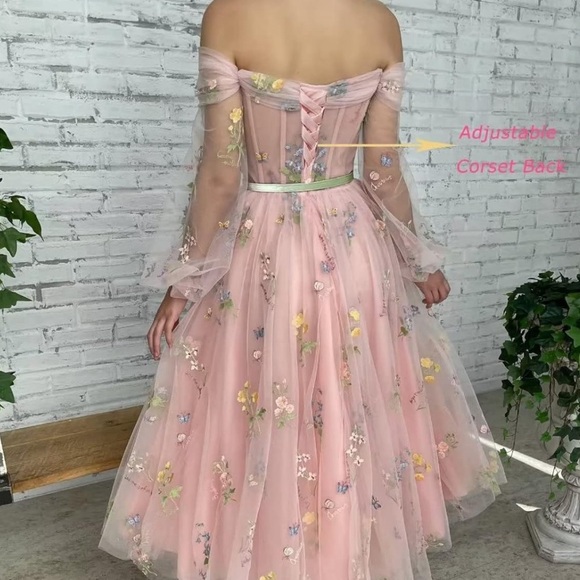 UZN Fantasy Dress Size 6, Puffy Sleeve Tulle Tea-Length Green Flower Pattern - Picture 2 of 2